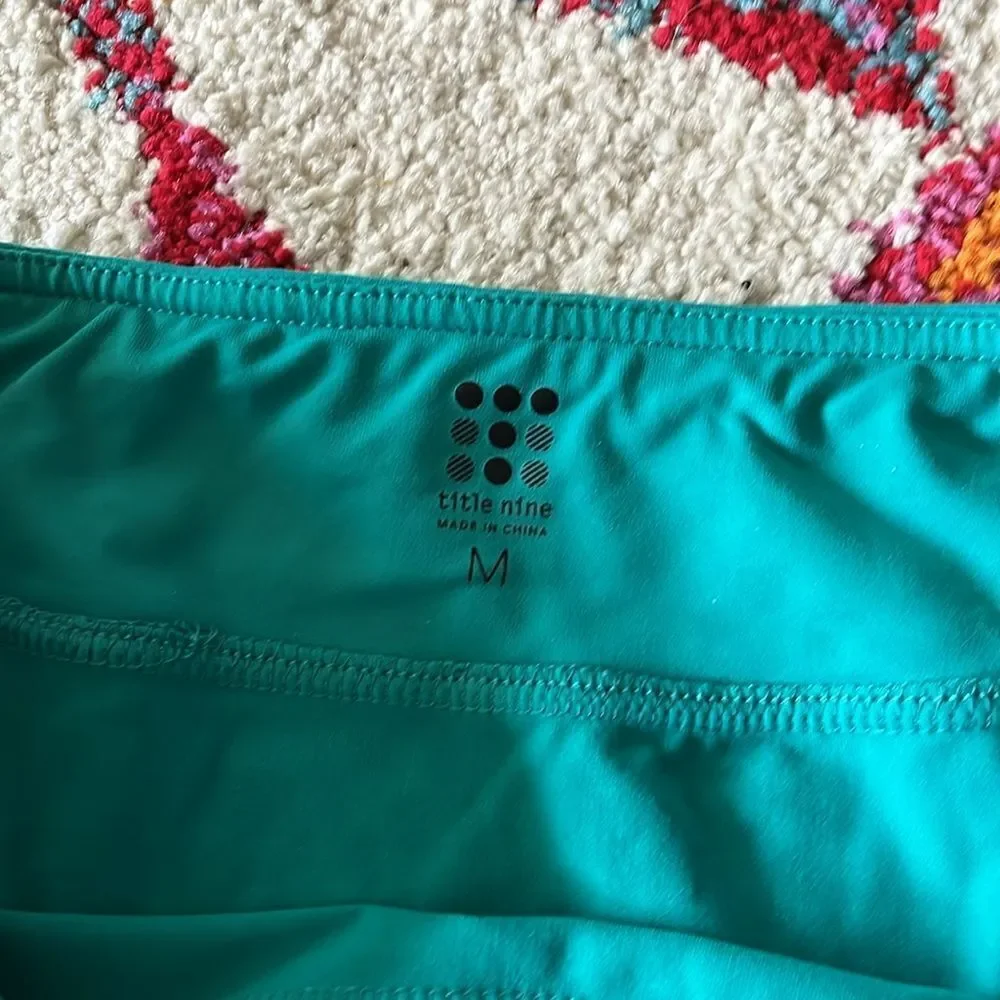 WOMENS MEDIUM DIAMALETE TITLE NINE SKIRT
